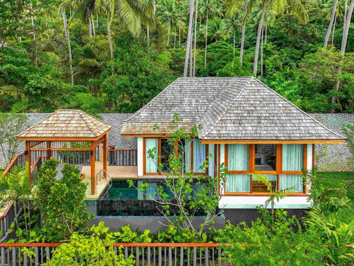 Hotel The Surin Phuket Esterno foto