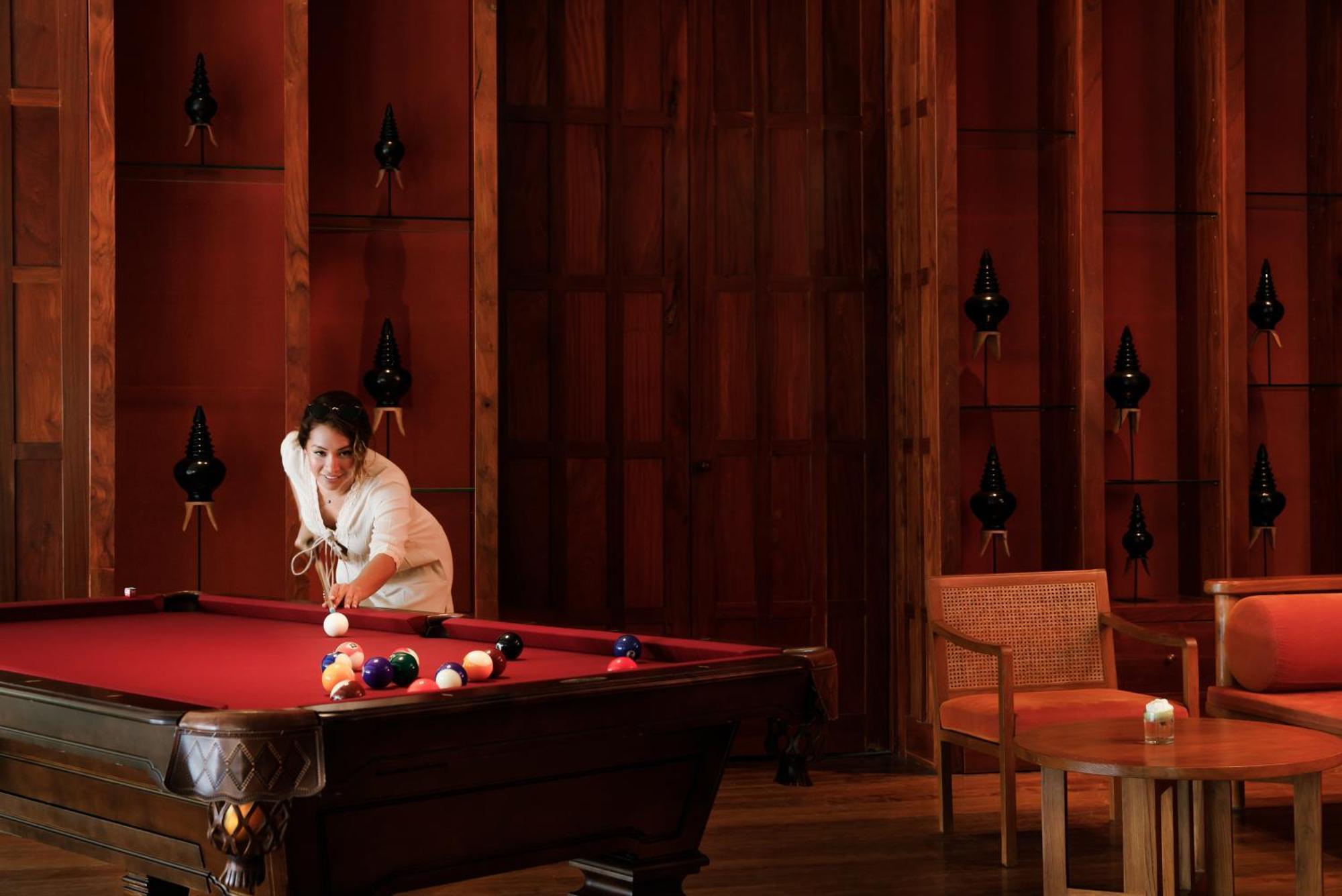 Hotel The Surin Phuket Esterno foto