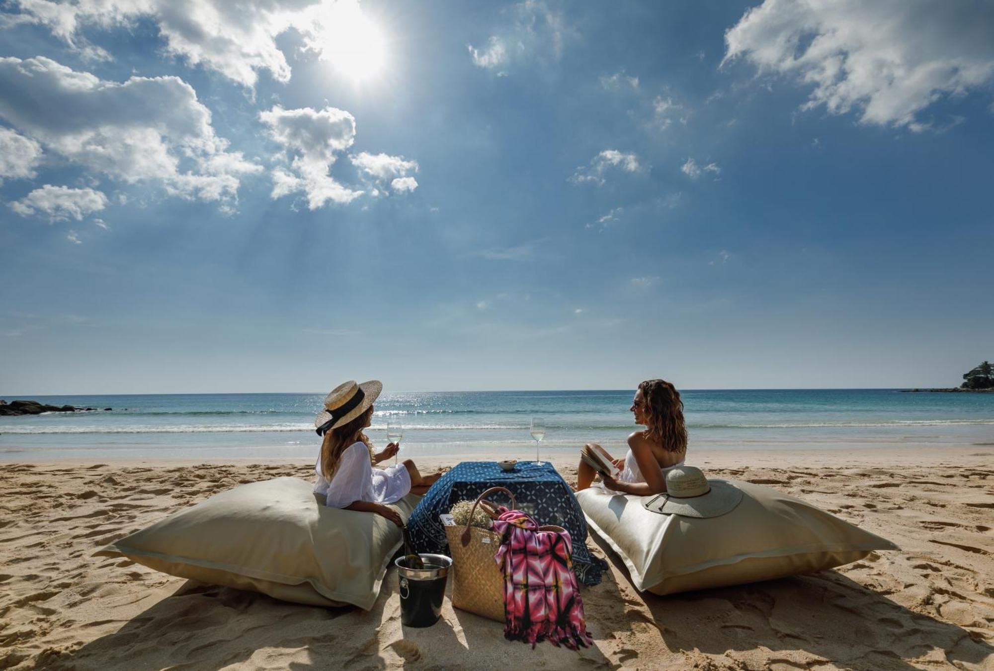 Hotel The Surin Phuket Esterno foto