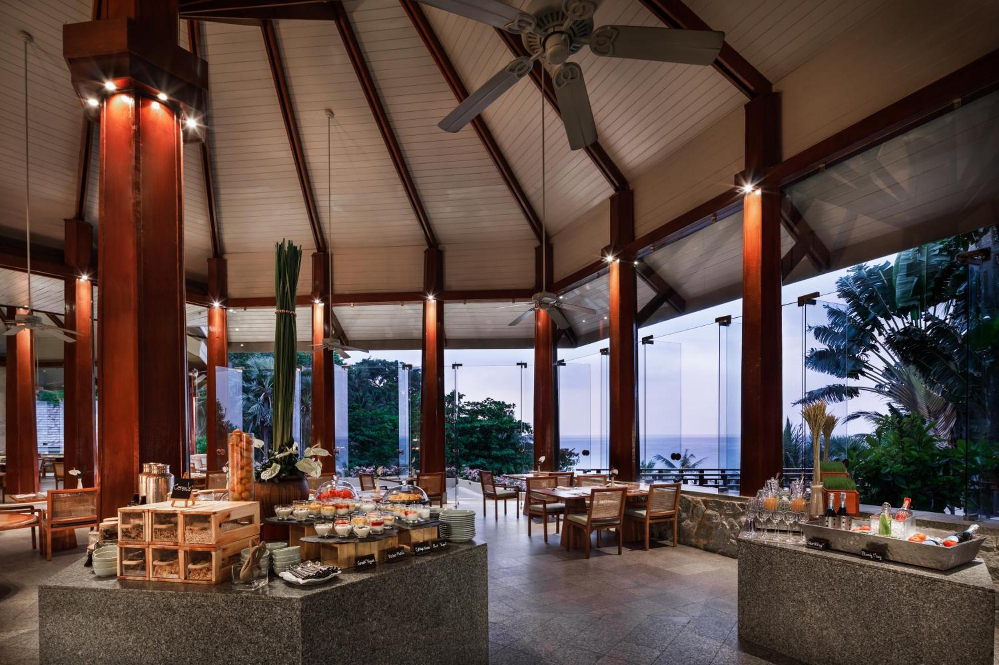 Hotel The Surin Phuket Esterno foto